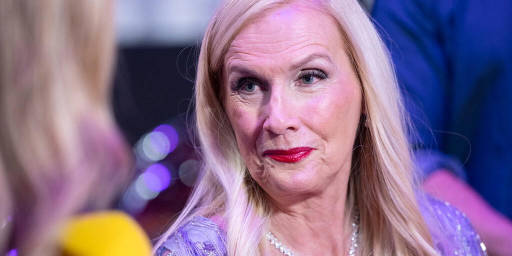 Kronofogden har gjort en insats mot Gunilla Persson, som har skulder på 630 000 kronor