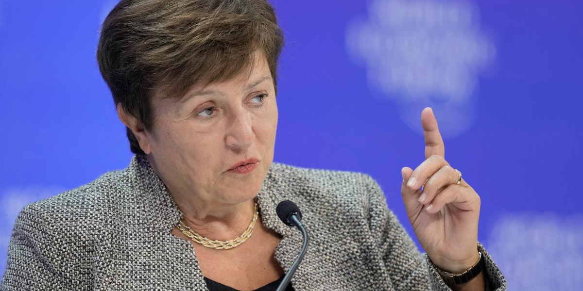 Chefen för den internationella valutafonden IMF tror att räntorna går ned i sommar