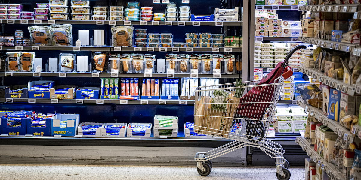 Stigande priser i kundvagnen och stigande inflation enligt färska siffror. Ändå lever hoppet om positiva räntebesked, eller?