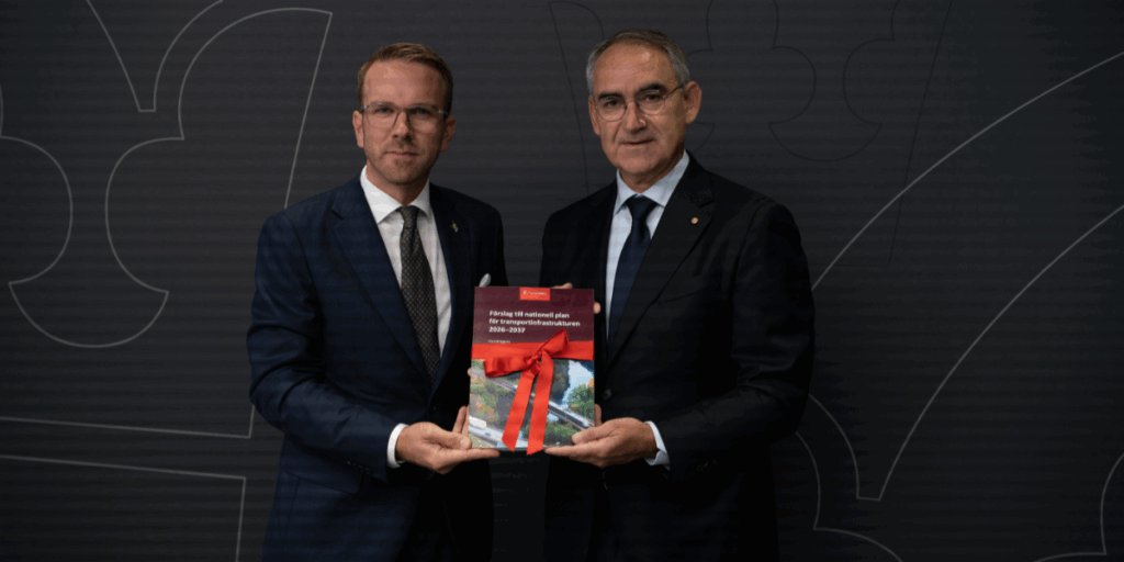 Andreas Carlsson bostads och infrastrukturminister, Roberto Maiorana generaldirektör Trafikverket, nationell plan för transportinfrastrukturen 2026-2037. (Foto: Andreas Gärdnert)