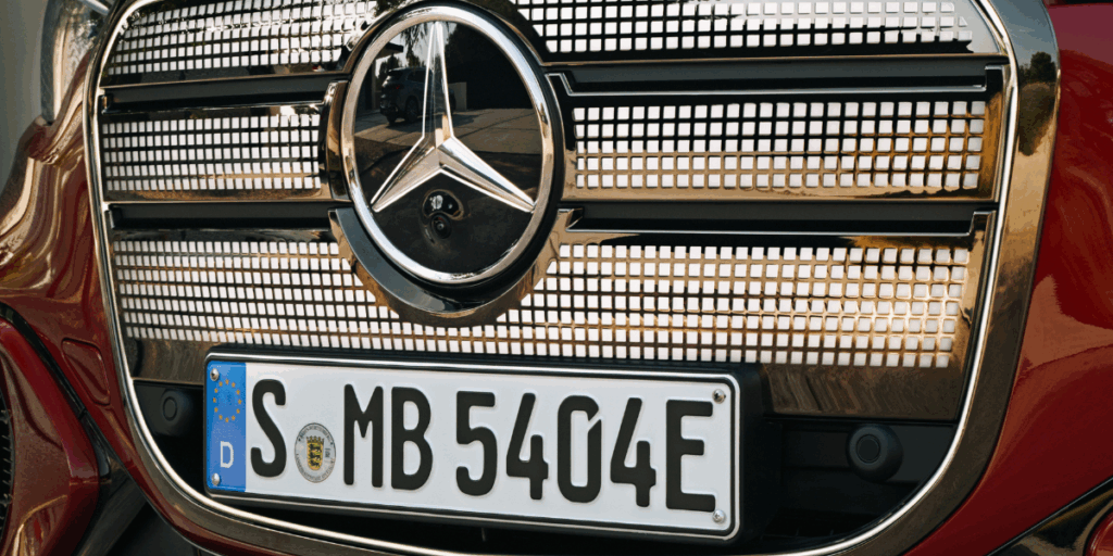 Det är få förunnat att kunna köpa en elbil i Sverige i dag. (Foto: Mercedes)