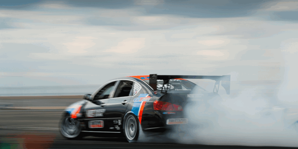 Känn, lyssna och lukta. Det här är din chans att hitta konstigheter. (Foto: Canva)