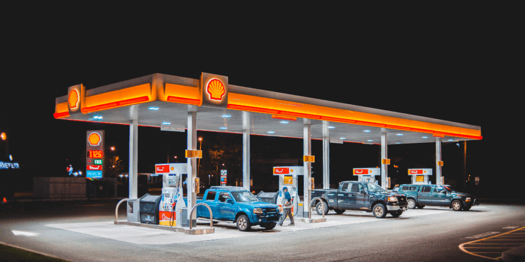 Det är en osäker marknad där flera saker påverkar bensinpriset till kund. (Foto: Canva)