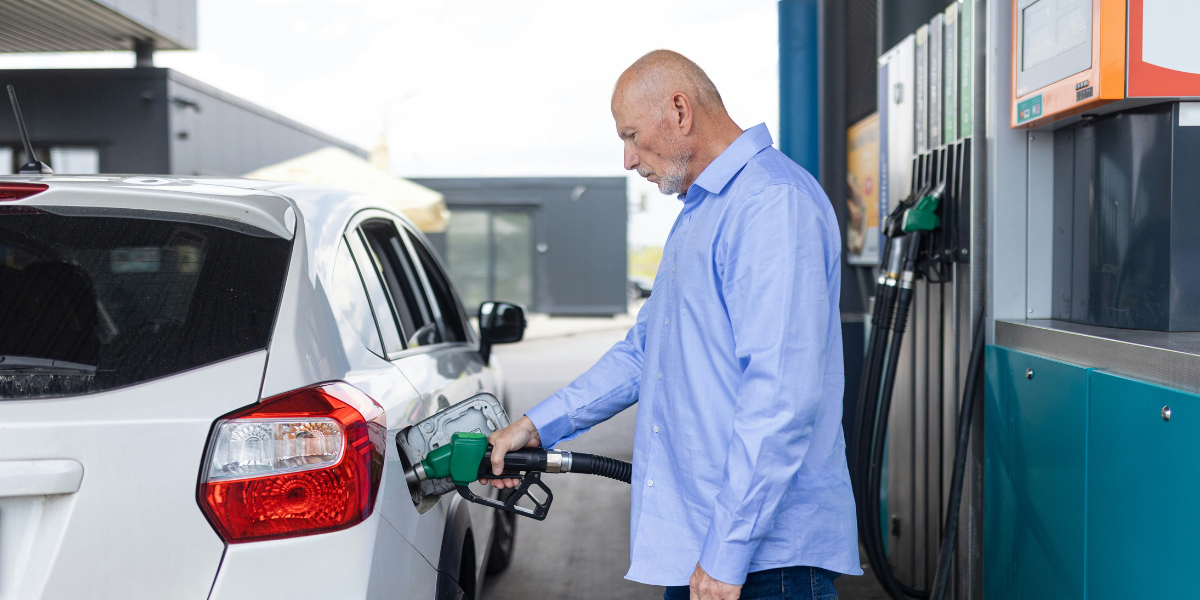 Det kan svida till i plånboken om du kör bil med bensin eller diesel. (Foto: Getty Images för Unsplash)