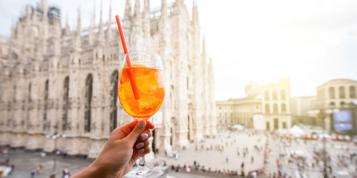 En drink framför Duomo di Milano? Ja, ibland är utsikten lika god som aperitifen.