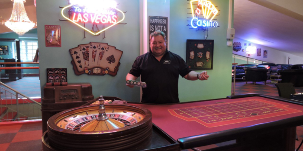 Leif Ivan måste stänga ner sitt museum med omedelbar verkan. (Foto: World of classics)