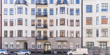 En fastighet. Fastighetsbyråns senaste Mäklarpanel visar på en fortsatt svag återhämtning på bostadsmarknaden