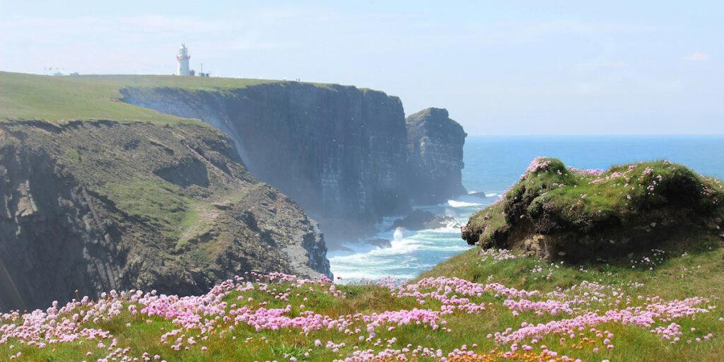 Tradition och vänlighet håller Irland kvar i toppskiktet 2025. (Foto: Unsplash)