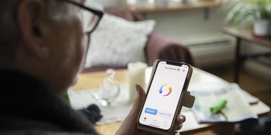 Arkivbild. Den 65-årige mannen trodde att han pratade med Ica men samtalet slutade med att han swishade bort pengar.