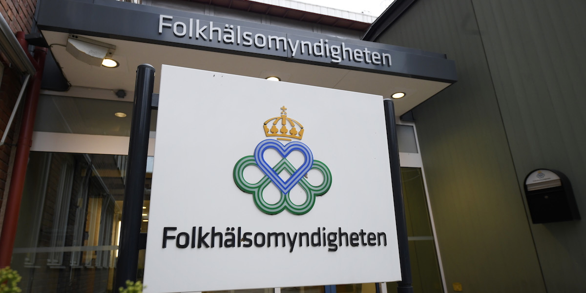 Entrén till Folkhälsomyndigheten i Solna, Stockholm. Folkhälsomyndigheten varnar för bedragare som mejlar i myndighetens namn och försöker lura mottagare att betala för ett "hälsotest".