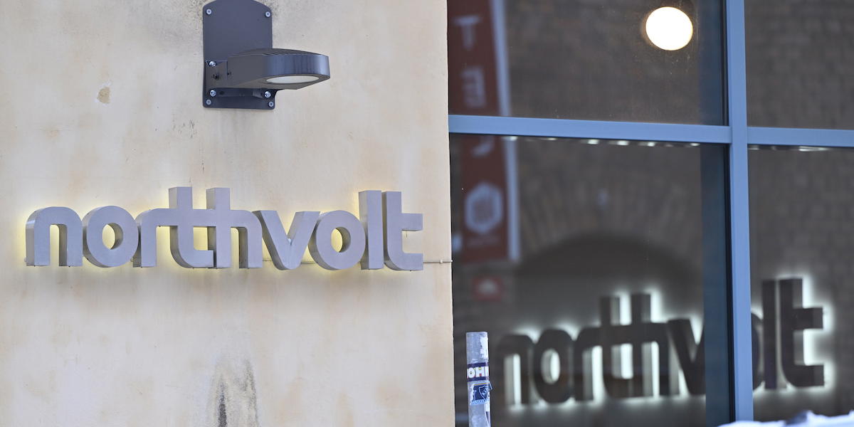 Northvolts logga på en fasad