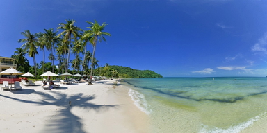 Ön Phu Quoc i Vietnam har gått från att vara en flygplats med kor på landningsbanan till att ha exklusiva resortparadis.