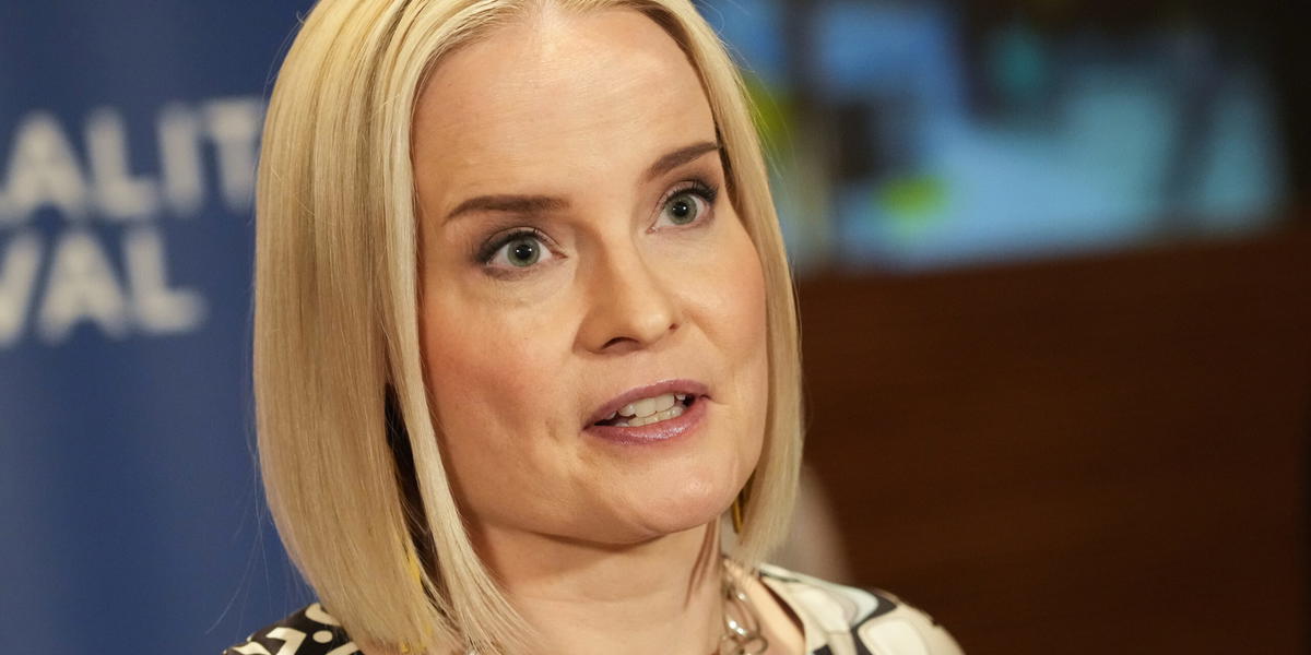 Finlands finansminister Riikka Purra får bannor för ett alltför högt budgetunderskott. Arkivfoto.