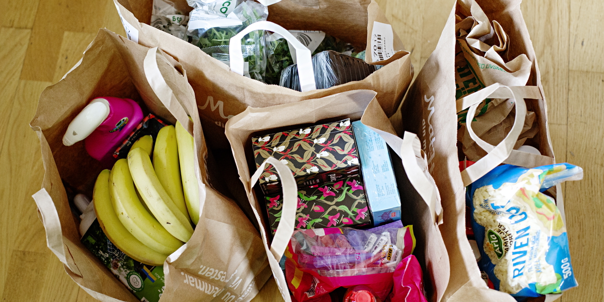 Konsumentverket räknar med lägre matkostnader nästa år. Arkivbild. 