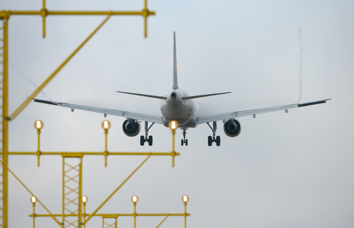 Mjukvara i flygplanstillverkaren Airbus A320-plan måste uppdateras efter en inicident orsakad av kraftig solstrålning. Arkivbild.