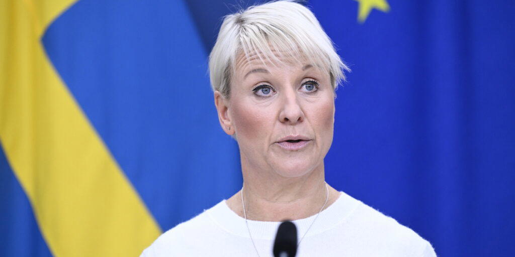 Äldre- och socialförsäkringsminister Anna Tenje (M)