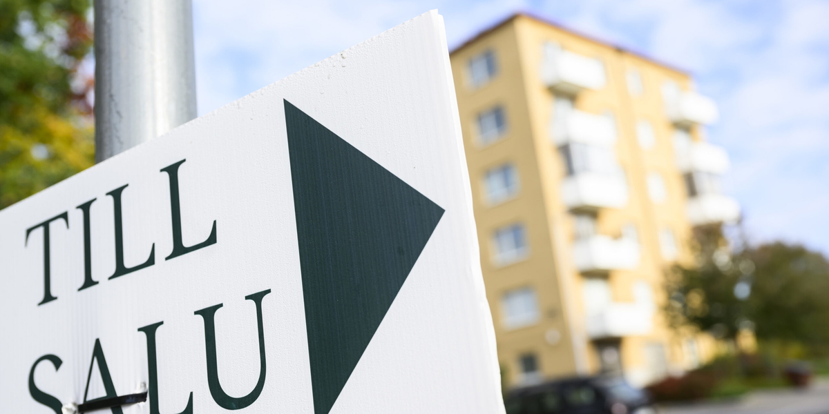 Många bostadsrättsföreningar tvingats höja avgifterna rejält. Arkivbild.