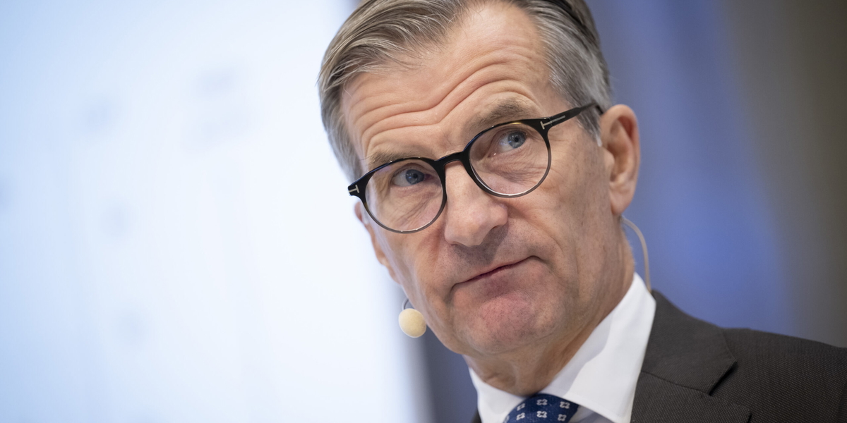 Riksbankschef Erik Thedéen och hans direktion antas höja styrräntan både 2025 och 2026, enligt en färsk prognos från Danske Bank. Arkivbild.