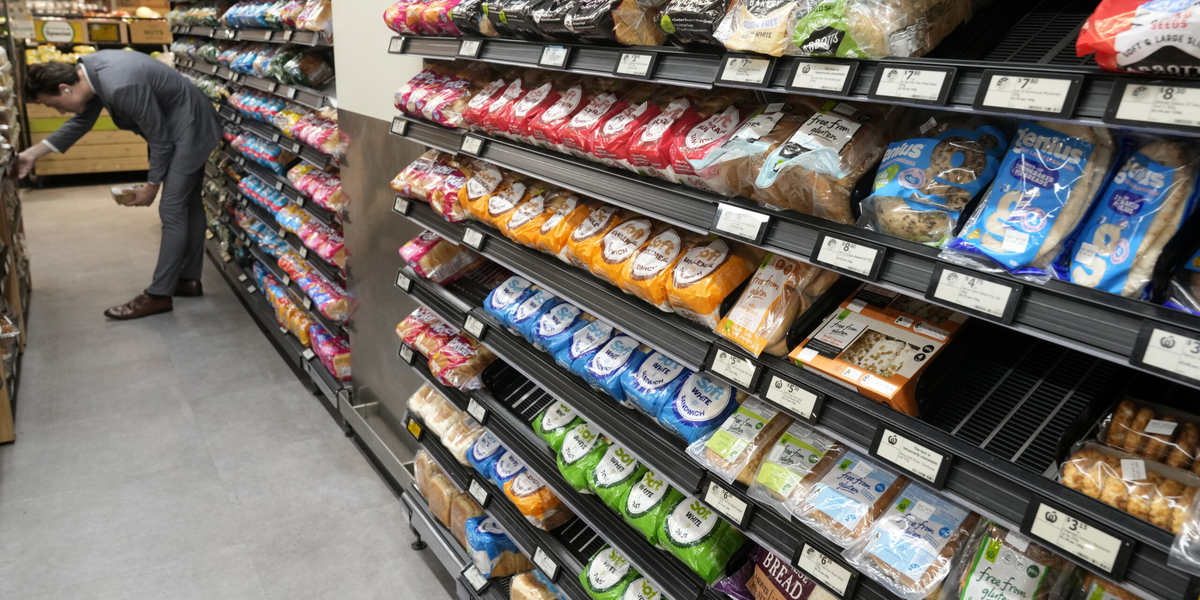 Australiska butiker kan tvingas betala mångmiljonböter om priserna är för höga. Arkivbild.