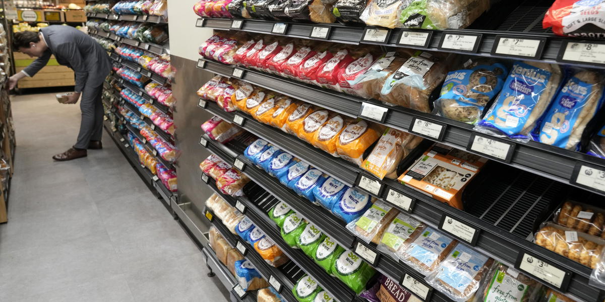 Australiska butiker kan tvingas betala mångmiljonböter om priserna är för höga. Arkivbild.