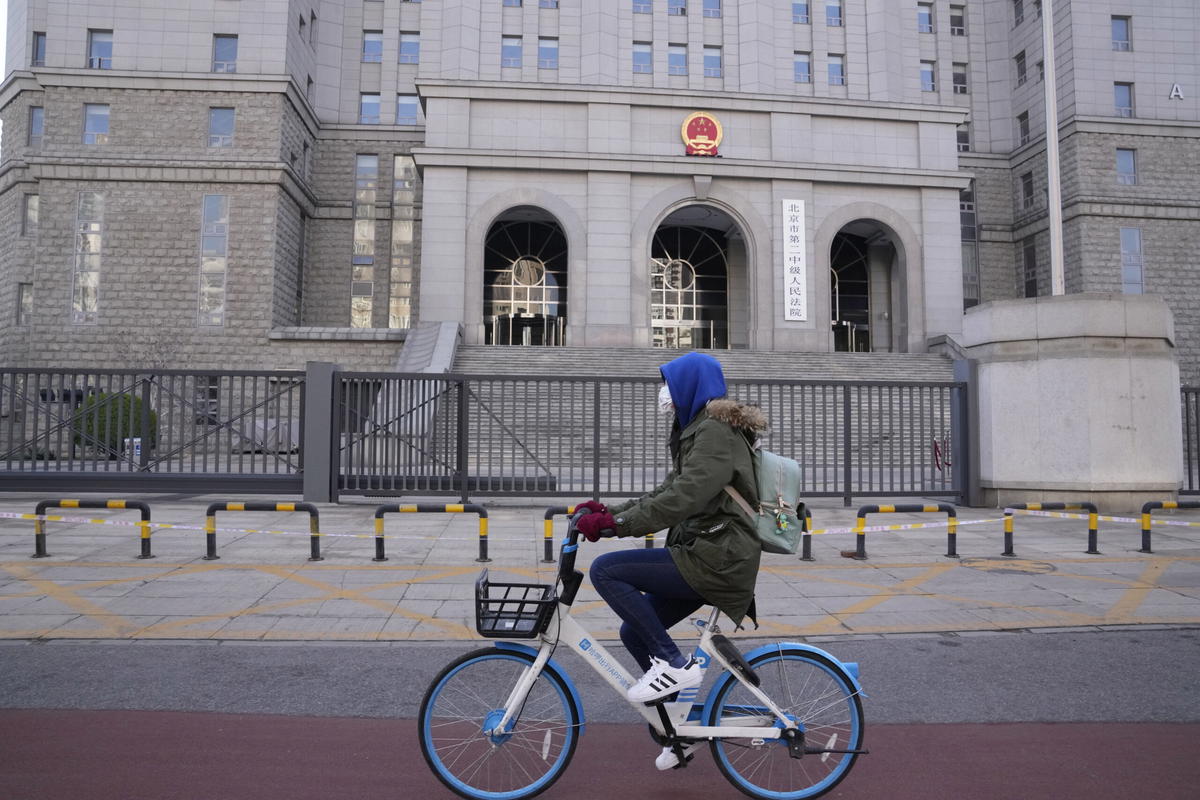 En domstol i Peking. Genrebild.