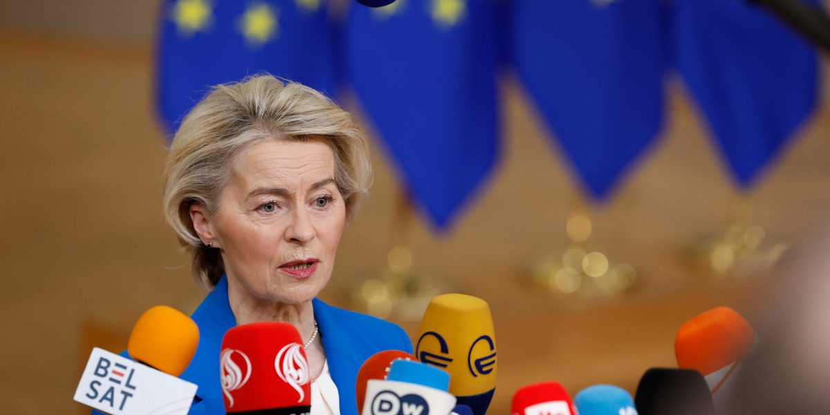 EU-kommissionens ordförande Ursula von der Leyen på väg in till torsdagens EU-toppmöte i Bryssel.