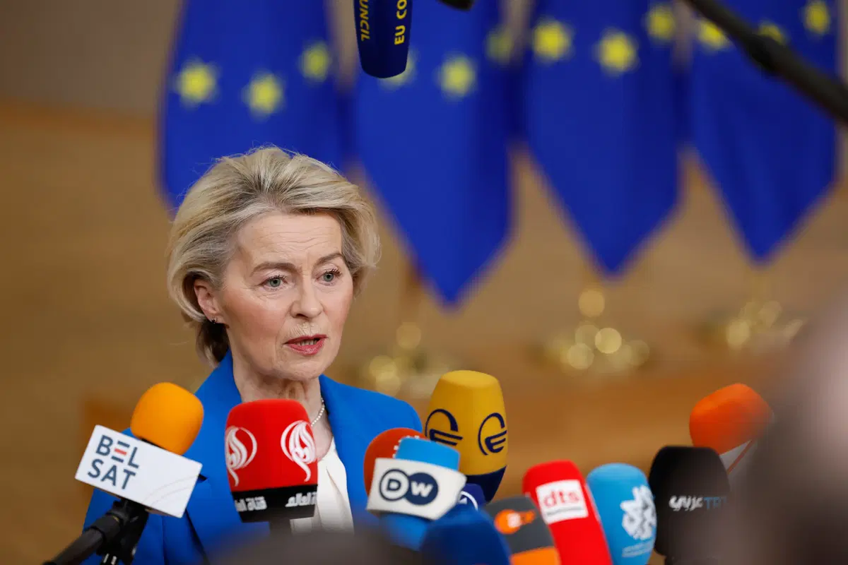 EU-kommissionens ordförande Ursula von der Leyen på väg in till torsdagens EU-toppmöte i Bryssel.