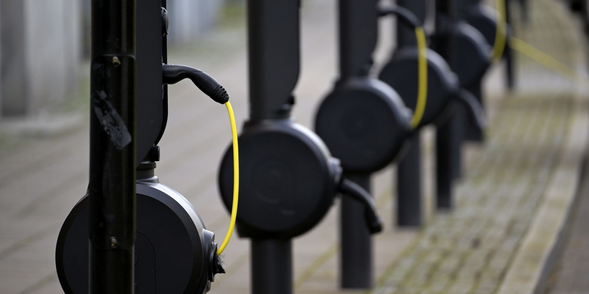 Laddhybrider blir allt populärare. Arkivbild.