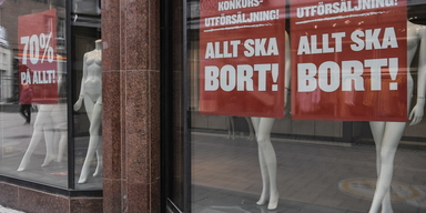 Ovanligare skyltar. Jobbvarsel till följd av konkurser blir färre. Arkivbild.