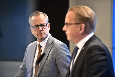 Pressträff med Mikael Damberg (S), ekonomisk-politisk talesperson, och Fredrik Olovsson (S), energipolitisk talesperson. Arkivbild.