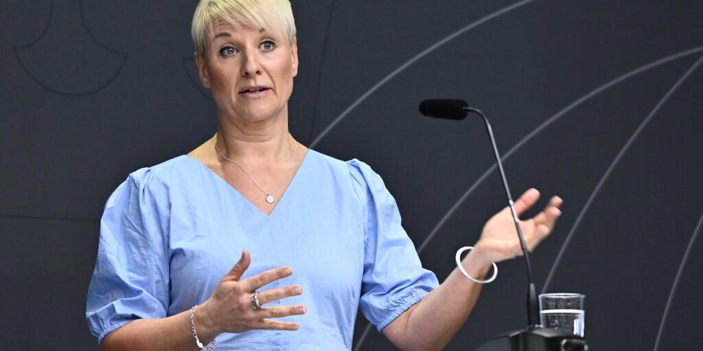 Äldre- och socialförsäkringsminister Anna Tenje (M), hon är en av de som har intervjuats för SPP:s nya rapport Pensionstrender 2026.