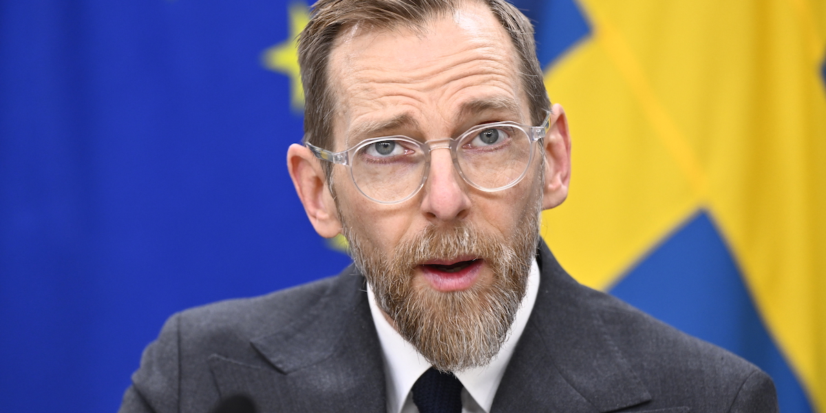 Socialminister Jakob Forssmed (KD), han säger att det blir mer jämlikhet mellan Allmänna Arvsfondens målgrupper nu när fonden får ge mer till stöd till verksamheter till förmån för äldre personer.