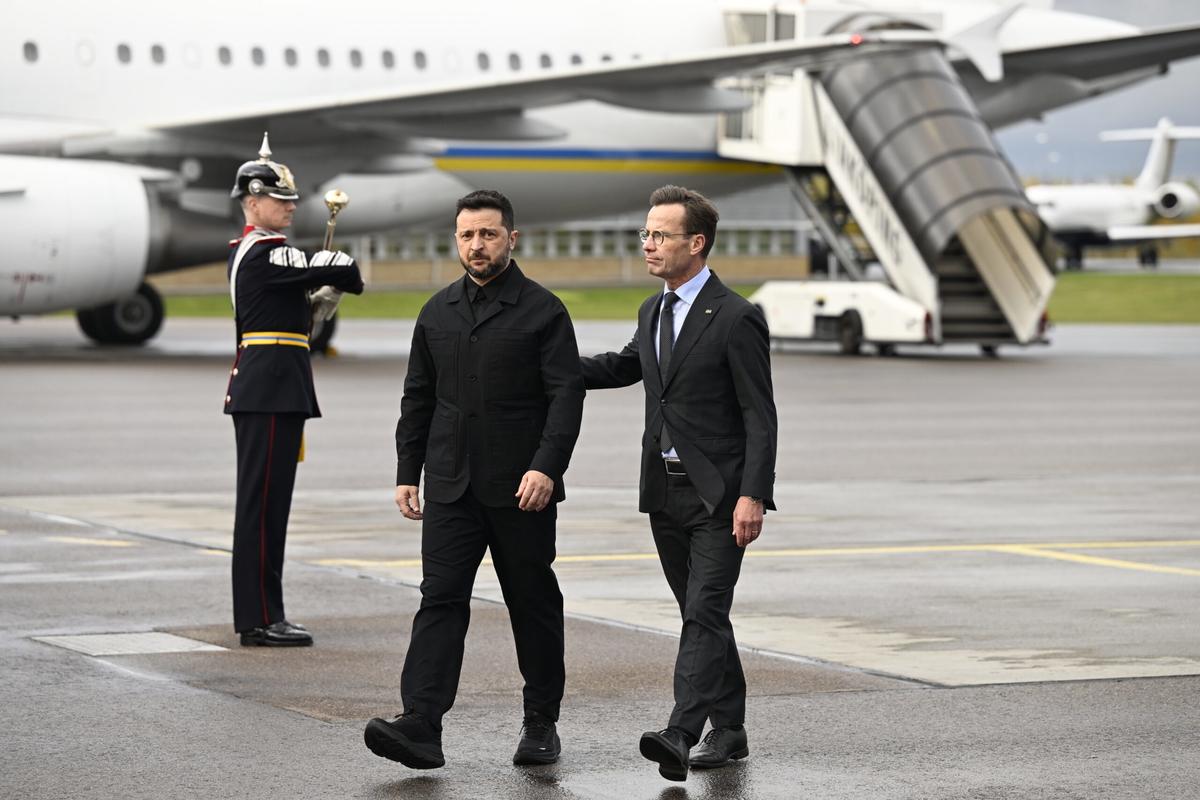 Ulf Kristersson (M) och Ukrainas president Volodymyr Zelenskyj i Linköping i slutet av oktober.