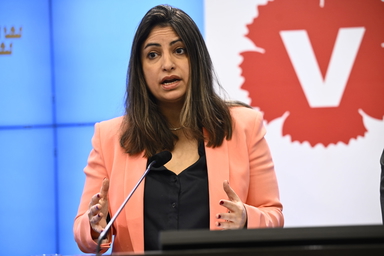 Vänsterpartiets partiledare Nooshi Dadgostar (V). Arkivbild.