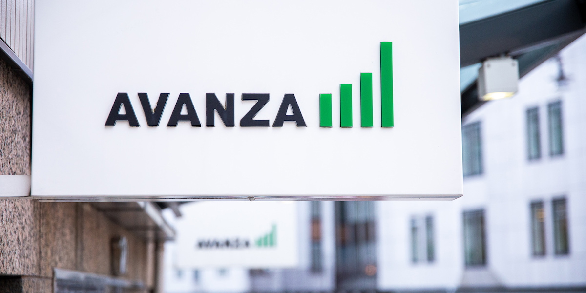 En Avanza-skylt. Avanza har infört en förändring för pensionärer som som börjar ta ut sin pension.