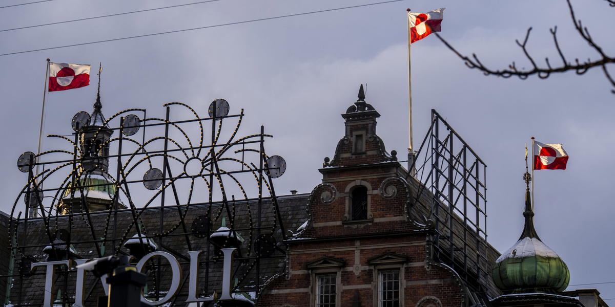 Den grönländska flaggan vajar över Tivolislottet i Köpenhamn. Bilden är från den 8 januari. 