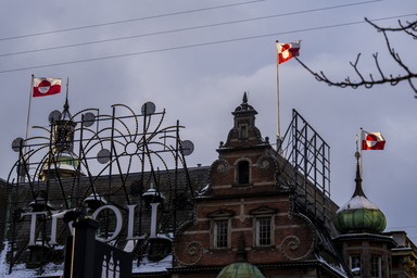 Den grönländska flaggan vajar över Tivolislottet i Köpenhamn. Bilden är från den 8 januari. 