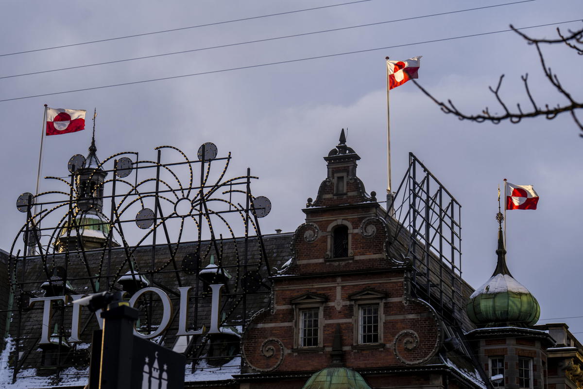 Den grönländska flaggan vajar över Tivolislottet i Köpenhamn. Bilden är från den 8 januari. 