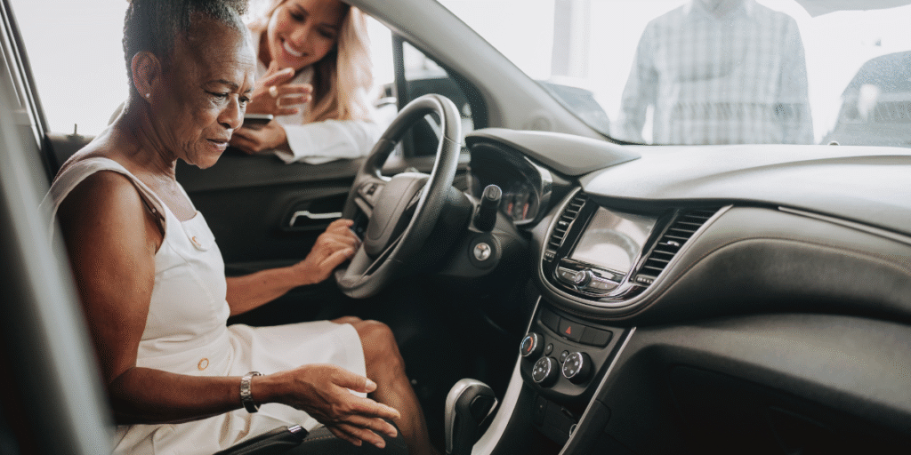 Köpa en helt ny bil kan vara smart om man är säker på att köra den i 8-10 år. (Foto: Canva)