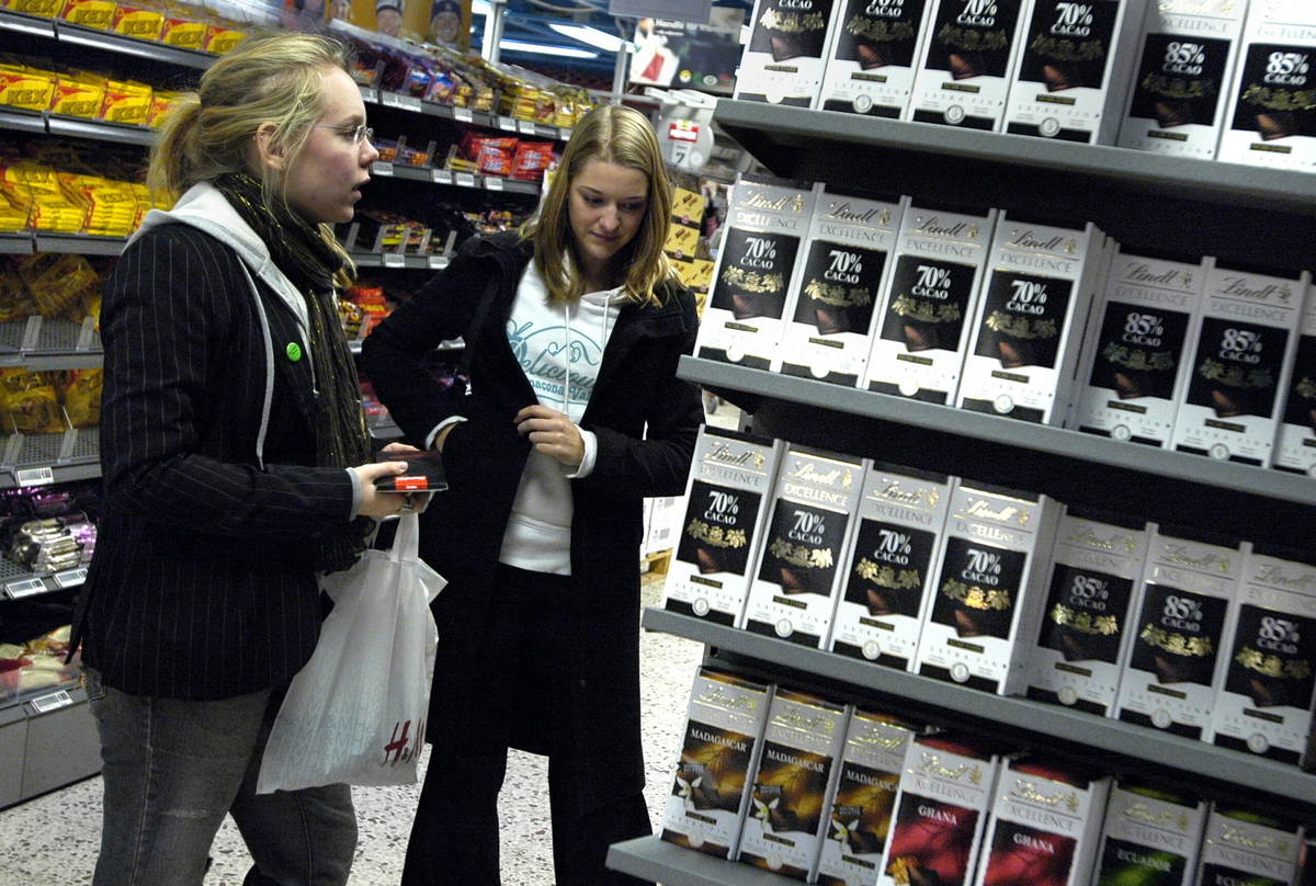 Kraftiga prishöjningar bidrar till att lyfta chokladbjässens försäljning. Arkivbild