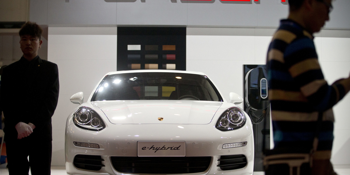 Motvind för Porsche på många fronter. Arkivbild