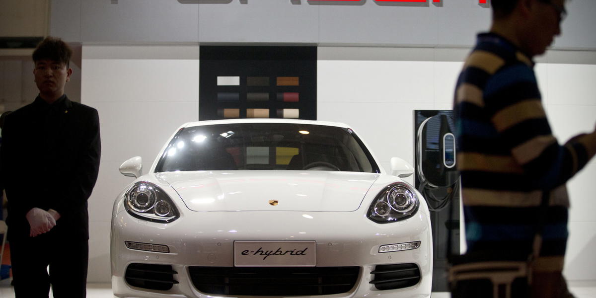 Motvind för Porsche på många fronter. Arkivbild