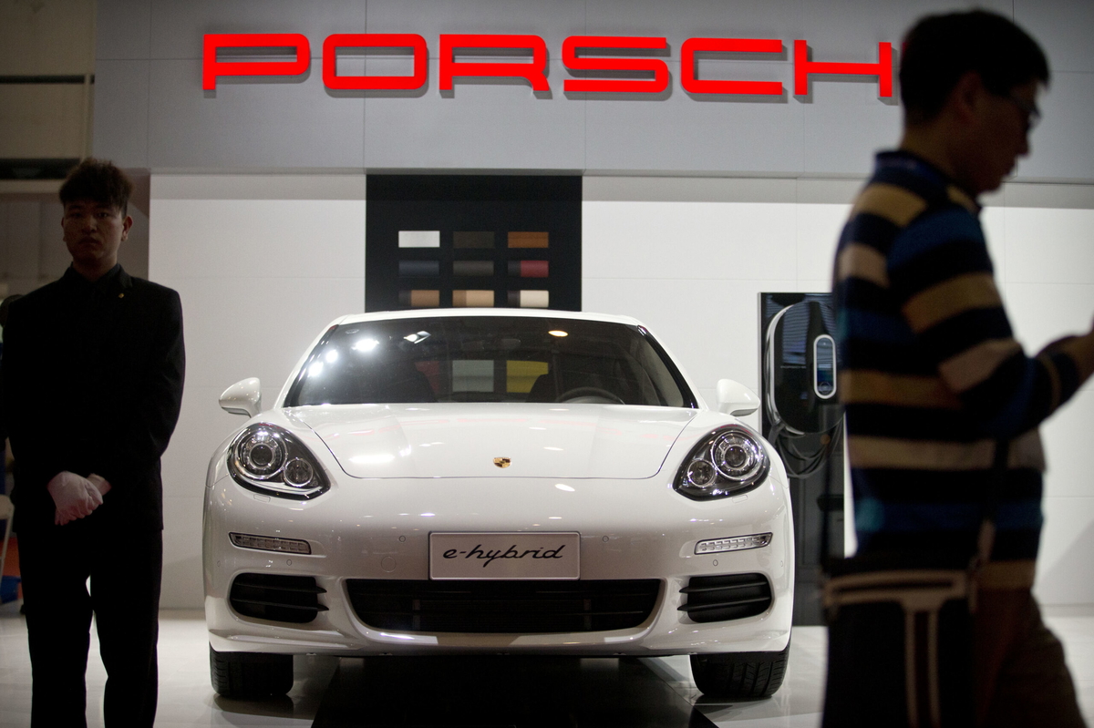 Motvind för Porsche på många fronter. Arkivbild