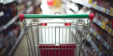 En tom shoppingvagn. Just nu är det slut på nötkött i många livsmedelsbutiker.