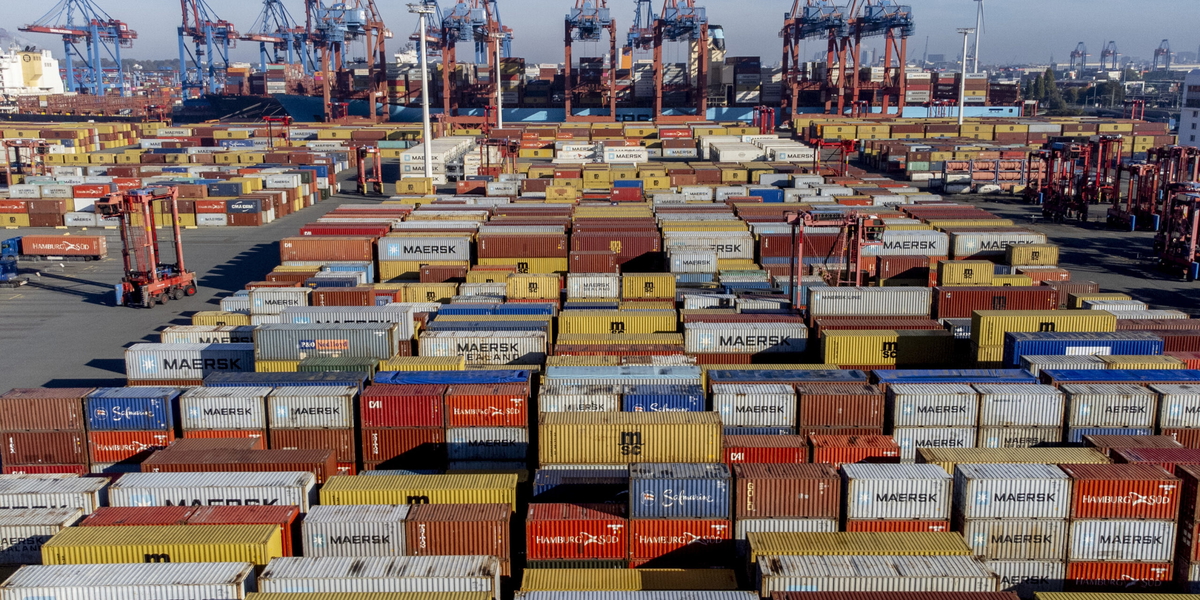 Risken för ett fullskaligt handelskrig mellan EU och USA har ökat med Donald Trumps hot om Grönlandstullar, enligt Kommerskollegiums chefsekonom. Arkivbild