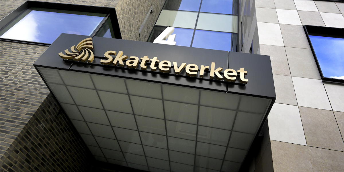 Skatteverkets huvudkontor i Sundbyberg. Skatteverket skickar aldrig ut mejl eller sms och ber om dina kontouppgifter. Om du fått ett mejl som ser ut att komma från myndigheten där du ombes lämna ifrån dig bankkontonummer eller kreditkortsnummer ska du inte göra det, det är bedrägeri.