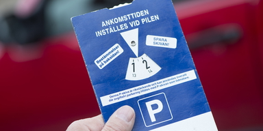 En p-skiva för tidsbegränsad parkering.