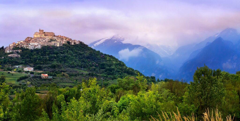 Casoli – en av byarna som säljer hus för drygt 11 kronor styck