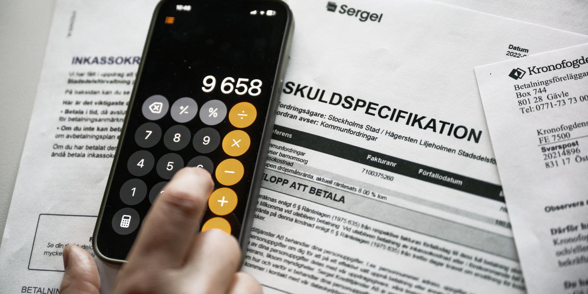 Svenskarnas skulder hade vid årsskiftet ökat med 12 procent jämfört med ett år tidigare. Arkivbild.