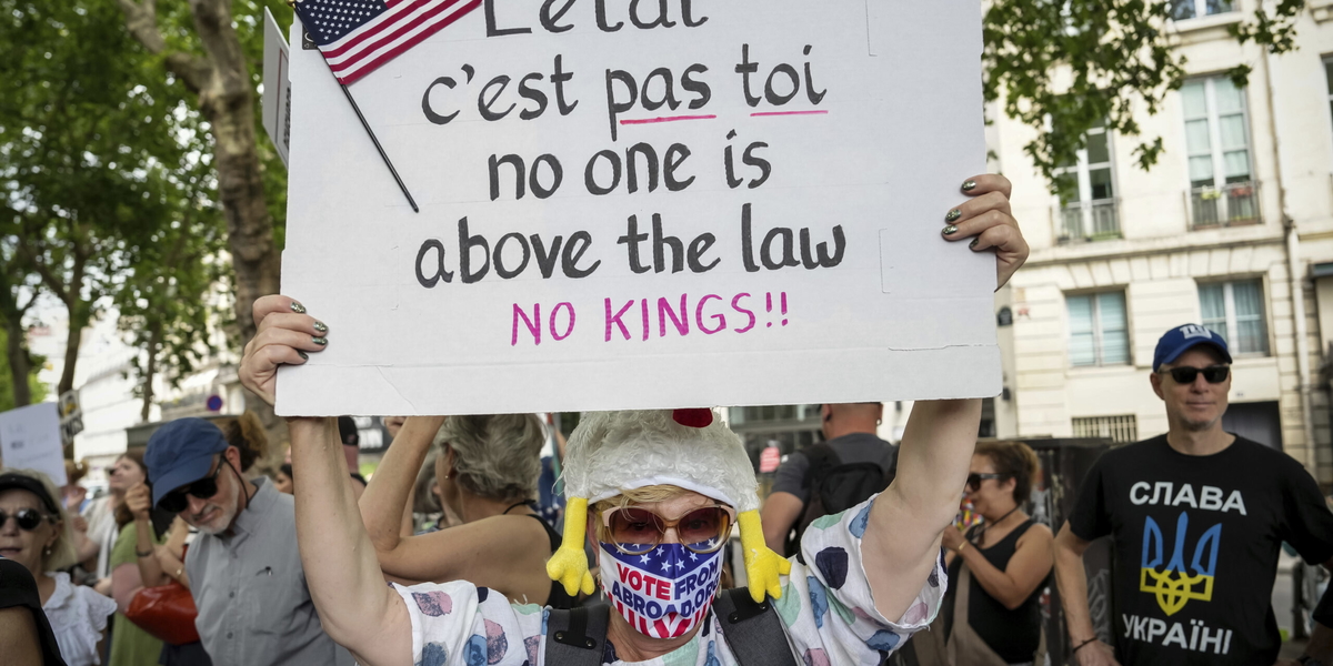 En USA-kritisk demonstration i den franska huvudstaden Paris. Bild från i fjol.